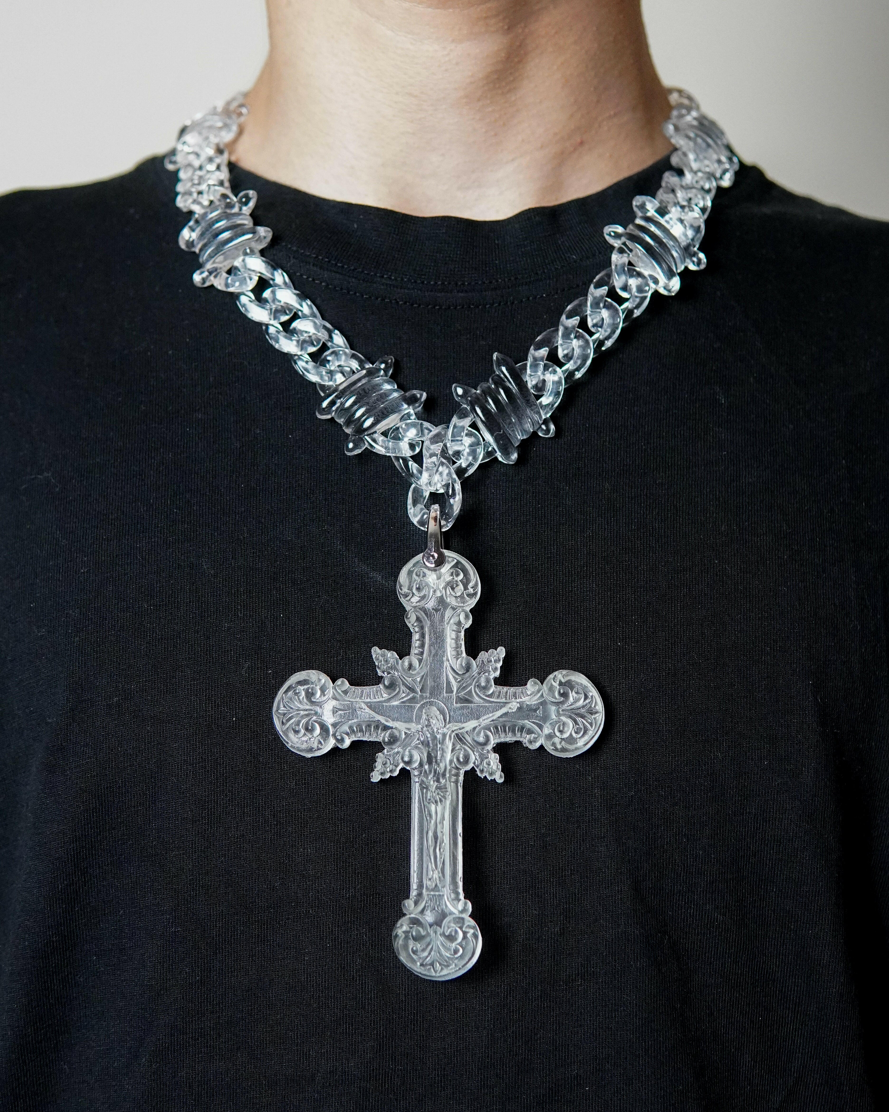 Lavenir Jewelry premium jewelry bundle featuring a clear cross pendant and chunky chain necklace